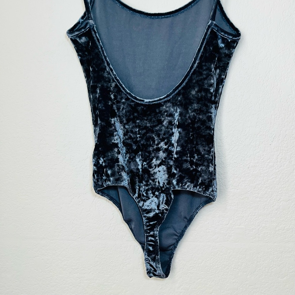 Brandy Melville NWT Reina Bodysuit Blue Velour One Size - Picture 4 of 9